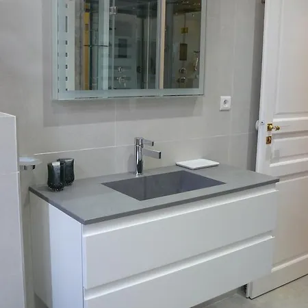 D'hotes L'albinque كاسْتْرْ